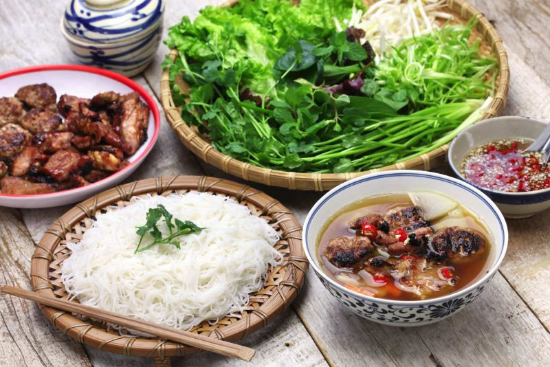 Bún chả quạt Hà Nội