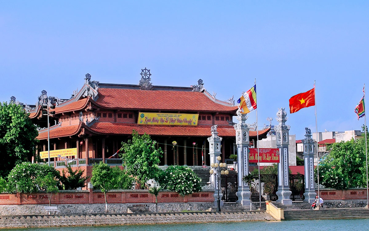 Du lịch và văn hóa tỉnh Hà Nam 13 Chùa Bầu Hà Nam