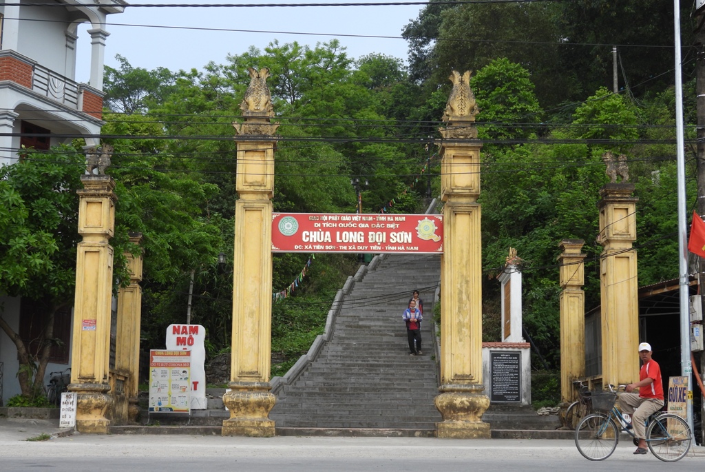 Du lịch và văn hóa tỉnh Hà Nam 10 Quần thể di tích chùa Long Đọi Sơn