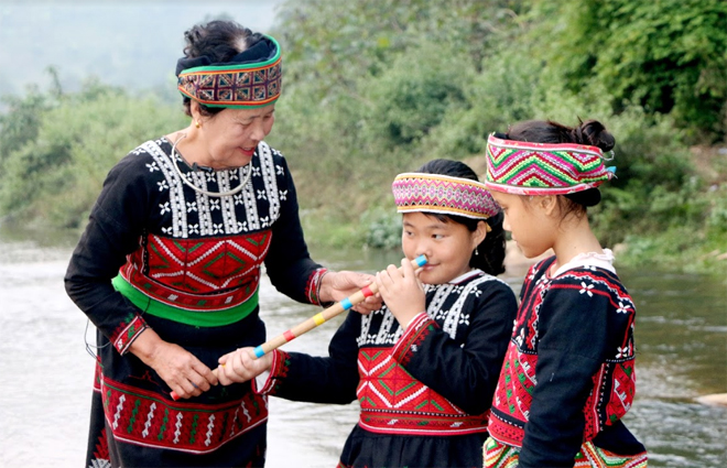 Dân tộc Phù Lá