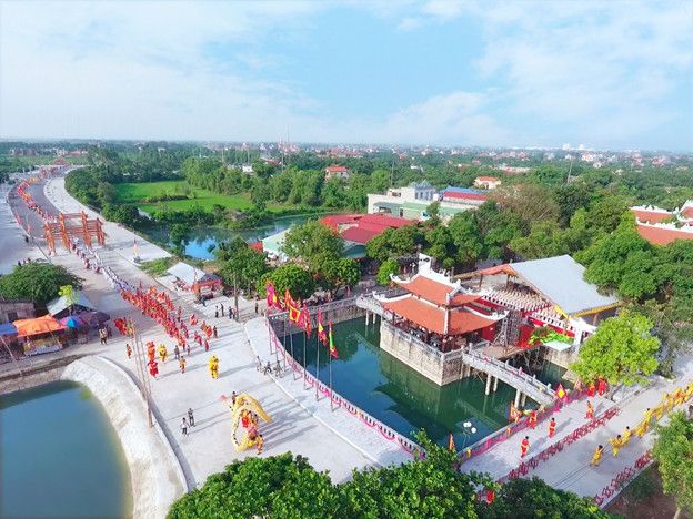 Du lịch và văn hóa tỉnh Hà Nam 9 Lễ hội đền Lảnh Giang được tổ chức hàng năm thu hút sự tham gia của đông đảo nhân dân và du khách thập phương