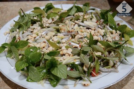 Gỏi cá cơm Quảng Ngãi