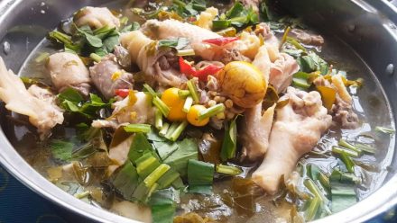 Hướng dẫn cách nấu lẩu gà lá giang