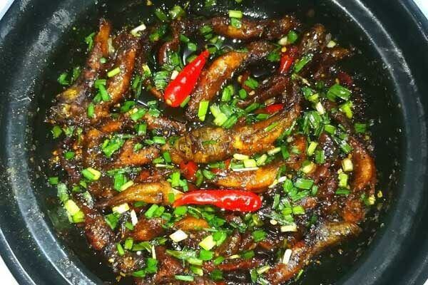 Đặc sản cá bống sông Trà kho tiêu 3 Cá bống Sông Trà kho tiêu- Đặc sản Quảng Ngãi "Ăn mãi mà không chán"