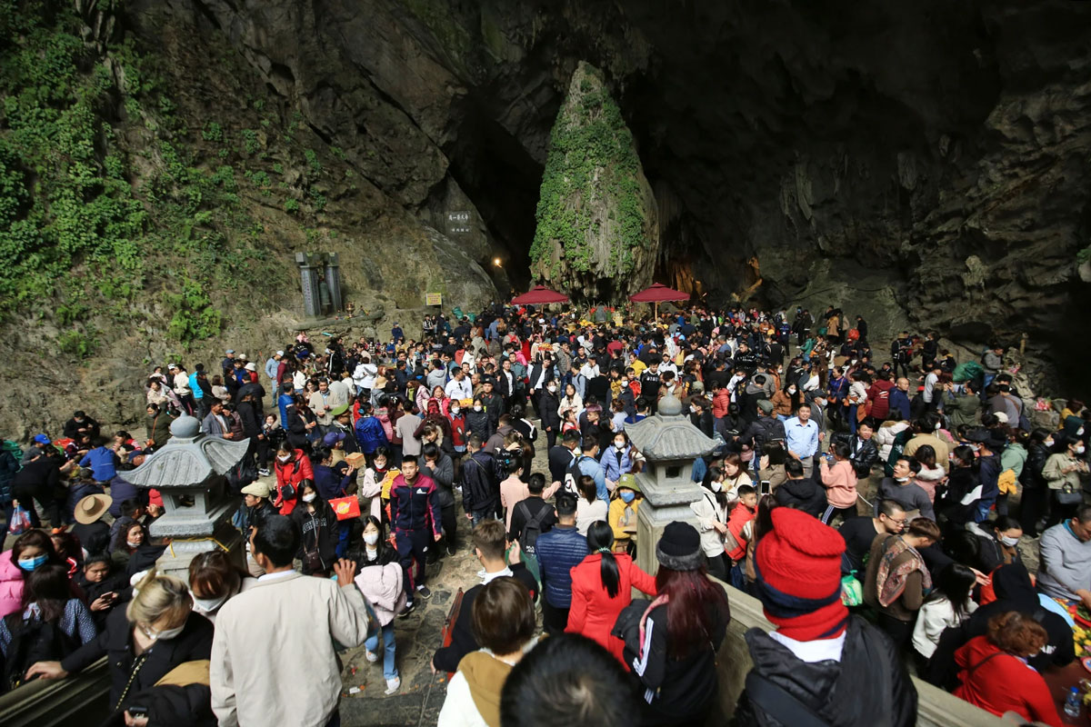Động Hương Tích Chùa Hương